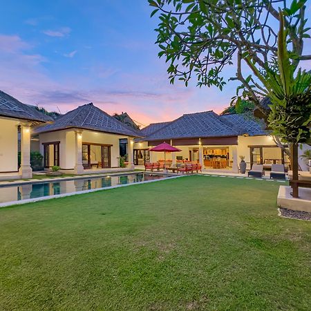 Villa Bugis Drupadi Seminyak Esterno foto