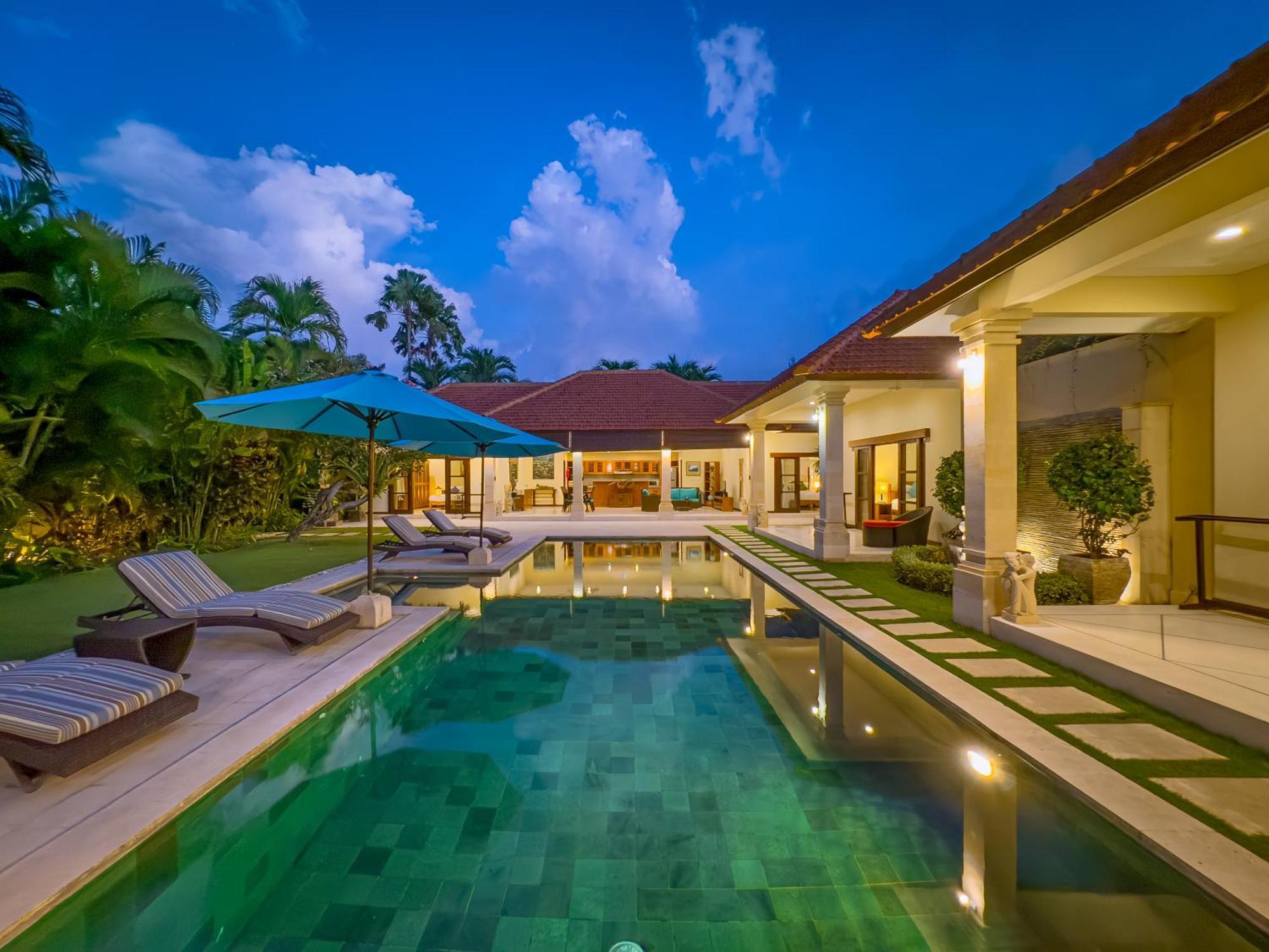 Villa Bugis Drupadi Seminyak Esterno foto