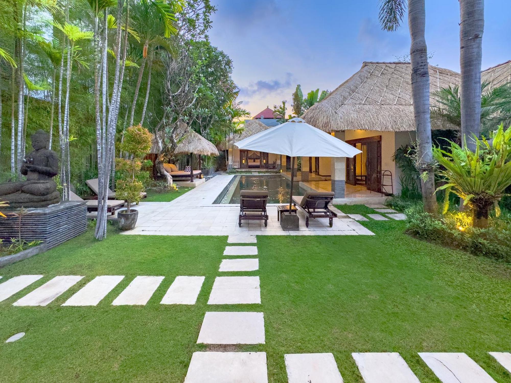 Villa Bugis Drupadi Seminyak Esterno foto